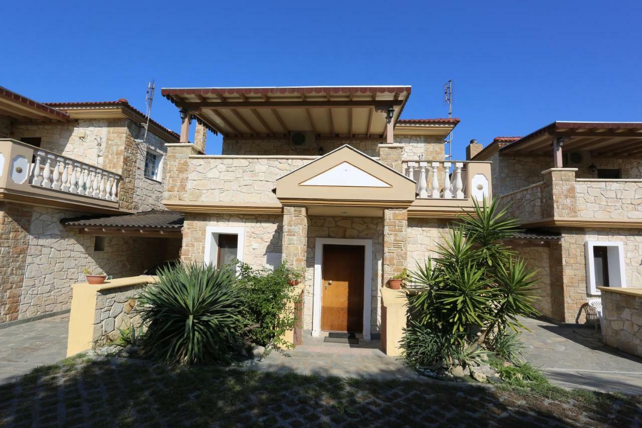 Villa Argo 3 - Beachfront, Big Gardens, Location! بيفكوهوري المظهر الخارجي الصورة