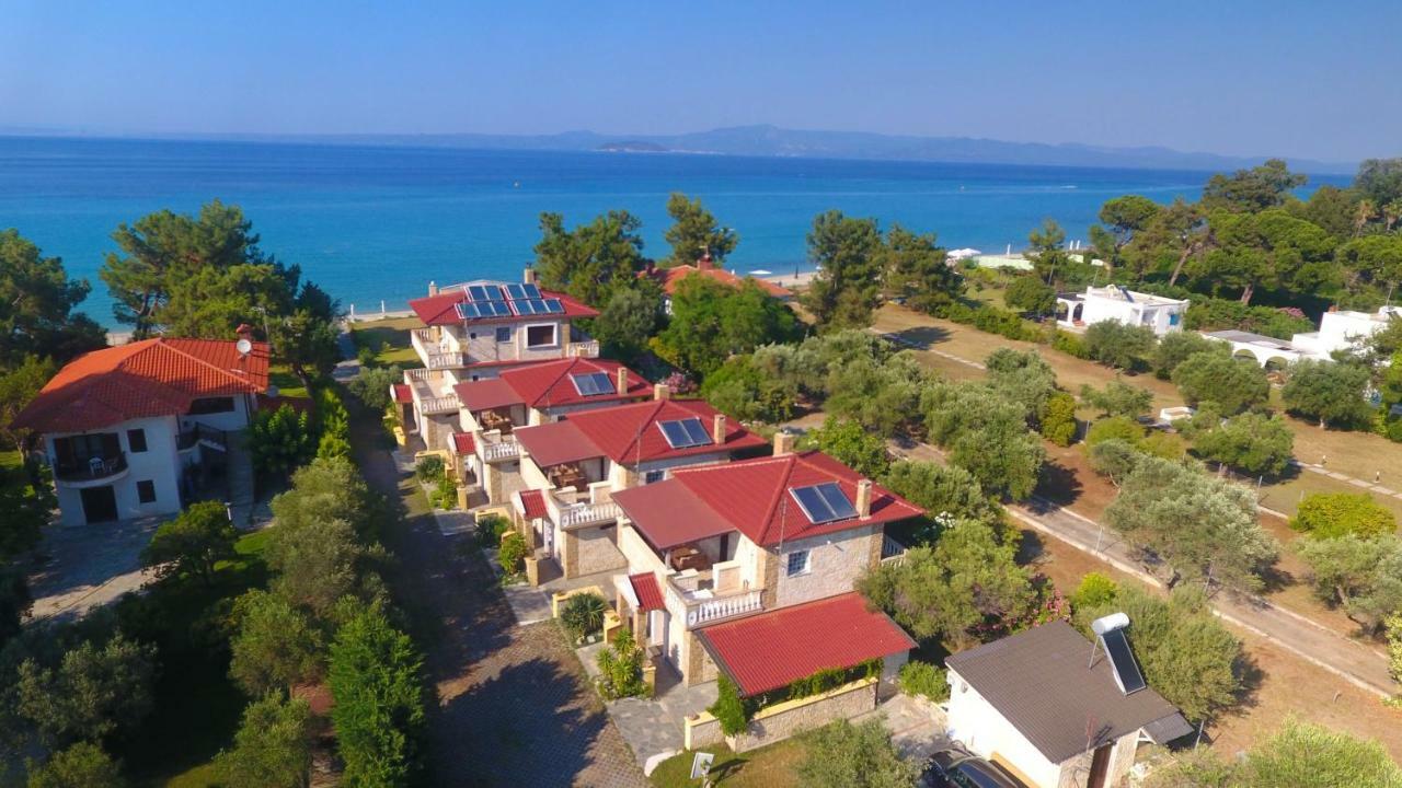 Villa Argo 3 - Beachfront, Big Gardens, Location! بيفكوهوري المظهر الخارجي الصورة