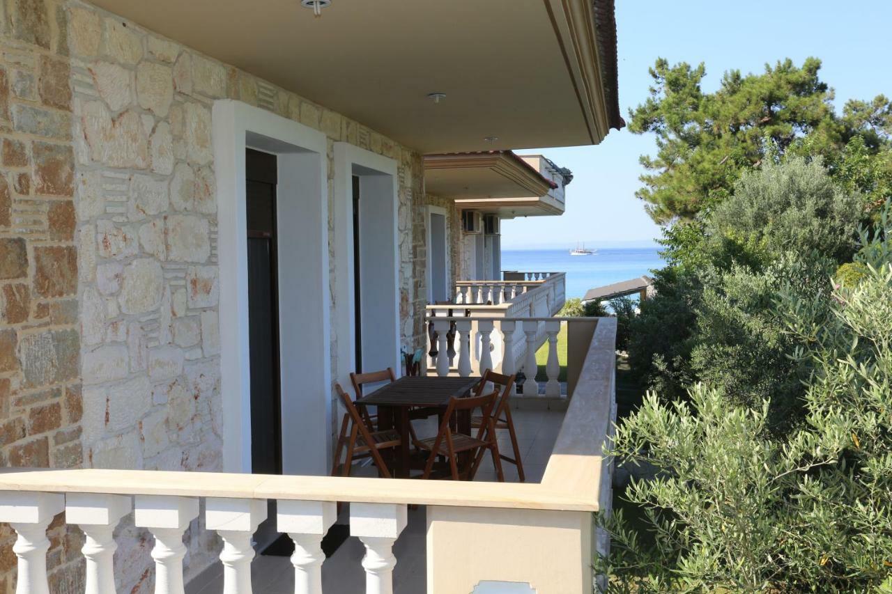 Villa Argo 3 - Beachfront, Big Gardens, Location! بيفكوهوري المظهر الخارجي الصورة