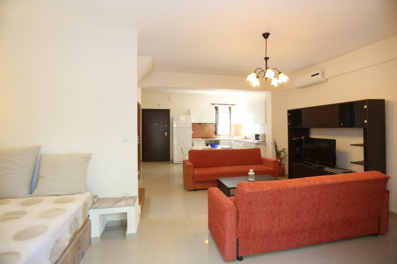 Villa Argo 3 - Beachfront, Big Gardens, Location! بيفكوهوري المظهر الخارجي الصورة